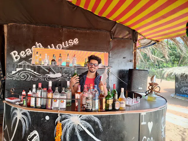 Dreamers shack by Francis Fernandes