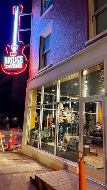 Bridge Tavern & Grill