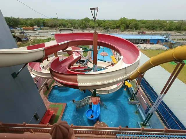 Dream World Water Park Resort