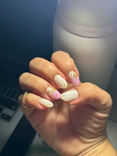 Lovely Nails Studio
