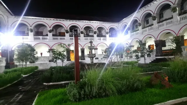 Hostal Canela y Miel