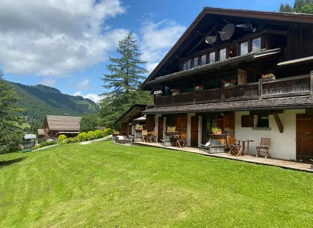 Hôtel les Chalets de la Serraz