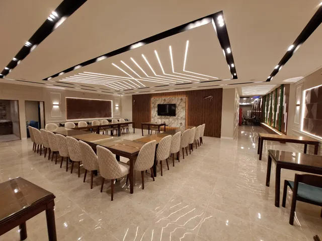 SharkFish Restaurant Luxor