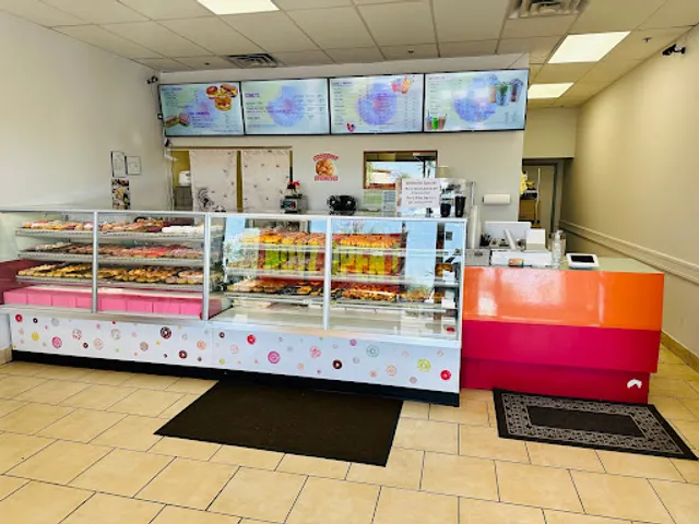 Golden Donuts & Smoothies