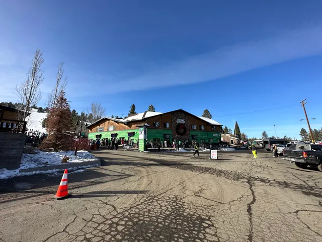 Ski and Snowboard Rental Shop - Snow Summit