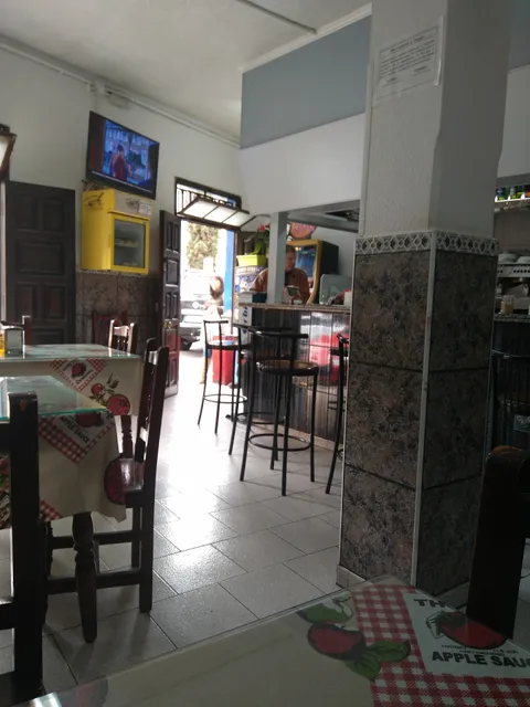 Bar Cafetería El Tanque