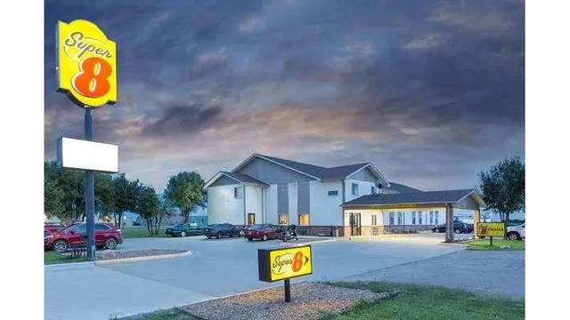 Super 8 by Wyndham Belleville