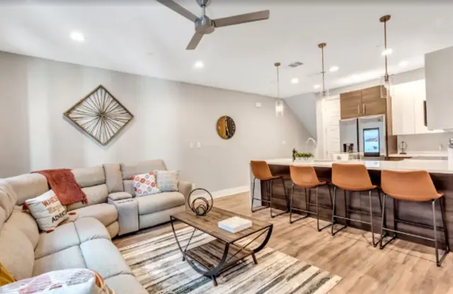 Airbnb Houston Property Management : Lillian Limited