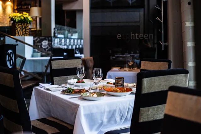 Restaurant e18hteen