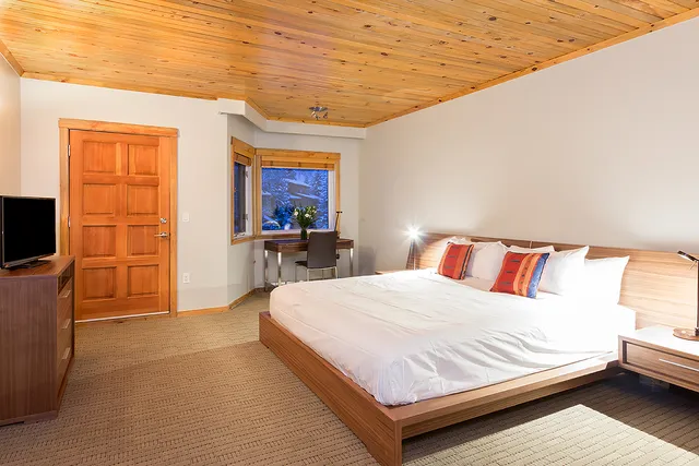 Ice House Suites & Condominiums