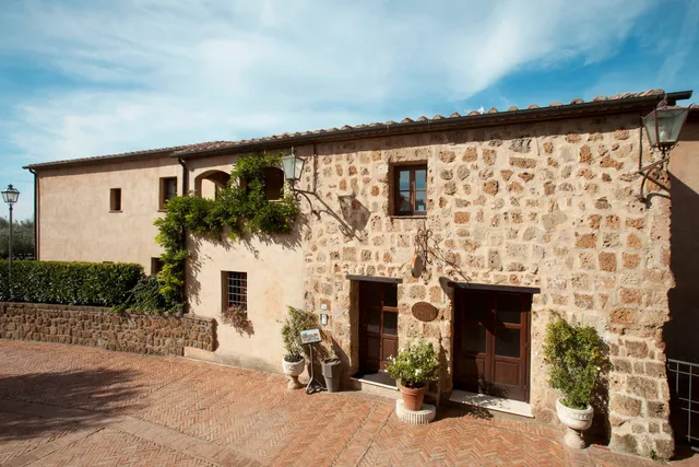 Sovana Hotel & Resort