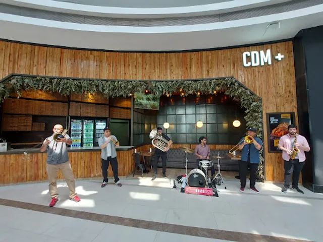 El Club de la Milanesa + Alto Palermo