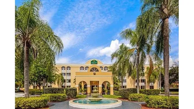 La Quinta Inn & Suites by Wyndham Miami Lakes