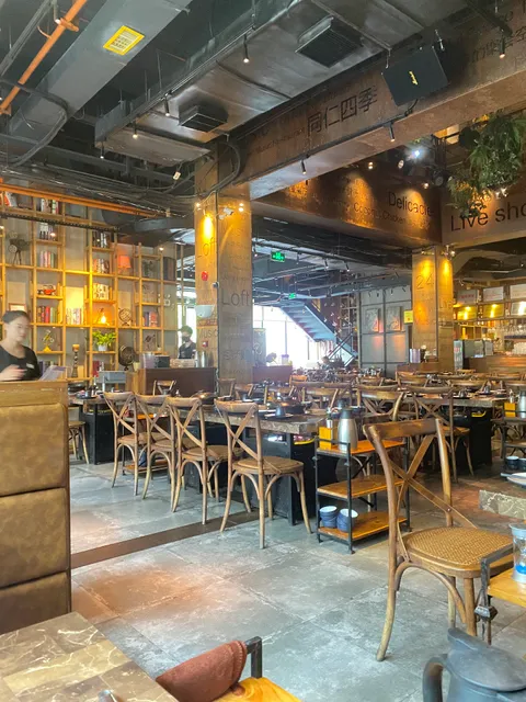 Tongren Four Season Music Theme Restaurant