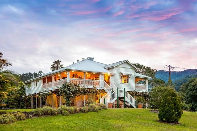 Mavis Kitchen and Cabins