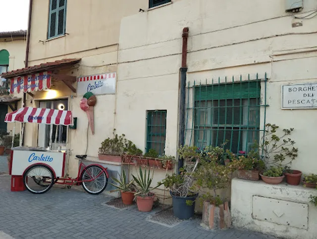 Carletto's ice cream shop