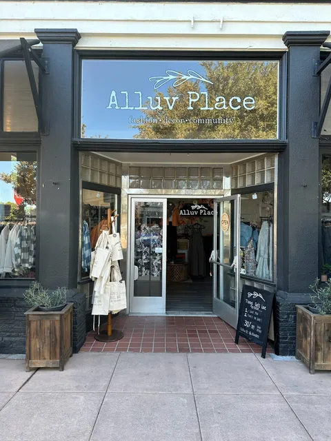 Alluv Place