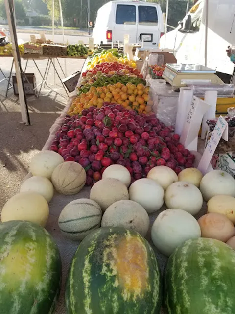 Pasadena Certified Farmers' Market at Villa Parke