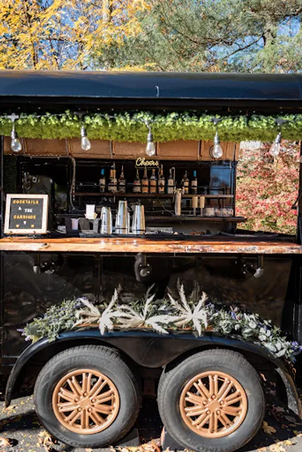 Cocktails & The Carriage