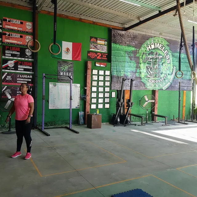 Homeless CrossFit - On Vacation? Drop in !