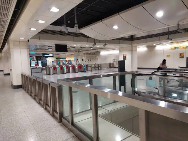 Farrer Park MRT Station (NE8)