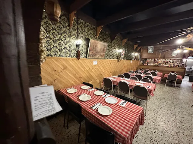 Charlies Pizza Restaurant