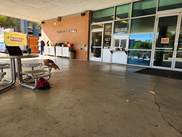 Ike's Coffee & Marketplace