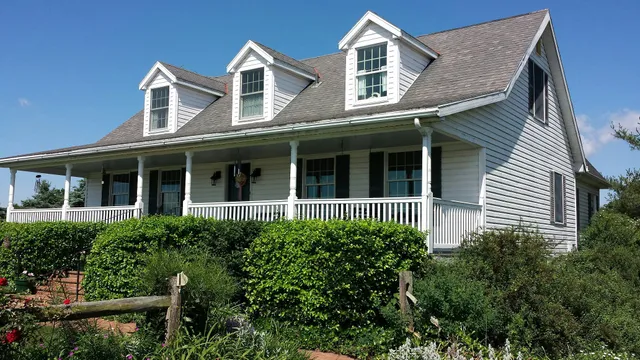 Breezee Hill Farm B & B