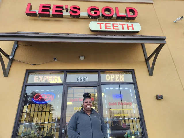Lee's Gold Teeth