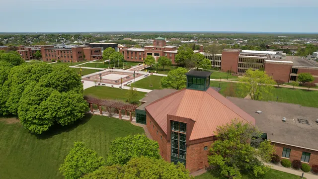 Le Moyne College
