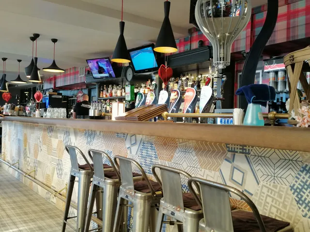 Monster DownTown Étterem