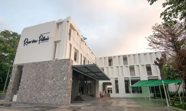 River View Pathum Hotel and Residence โรงแรมริเวอร์ วิว ปทุม