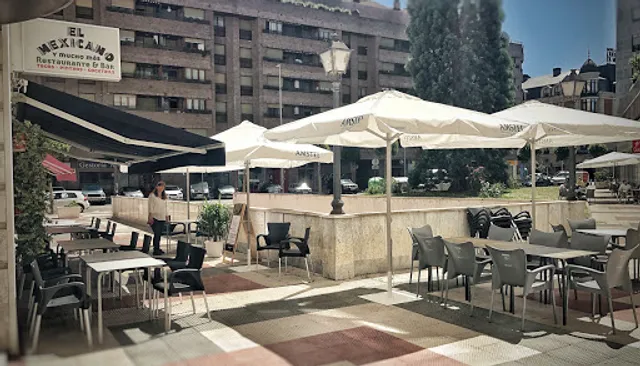 El Mexicano y Mucho Más