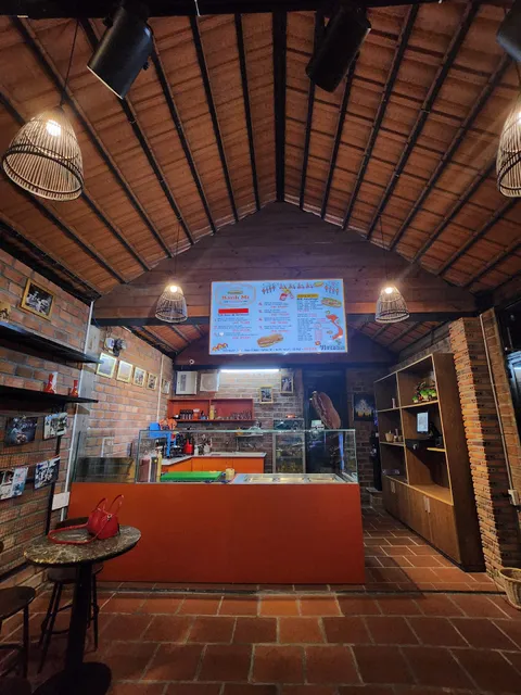 MADAM SAIGON(구 반미 사이공)