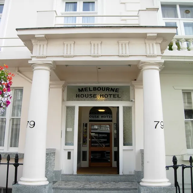 Melbourne House Hotel