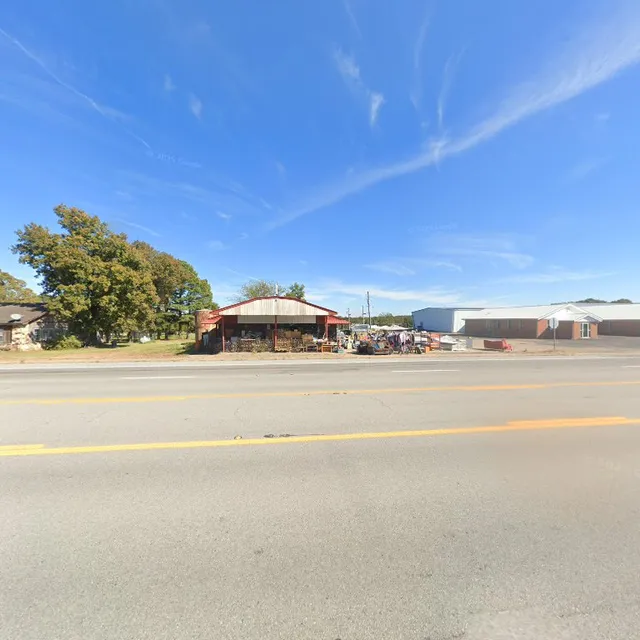 Velvet Ridge Grocery & Station