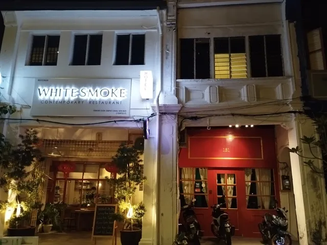 Swing&pillows@Victoria Street