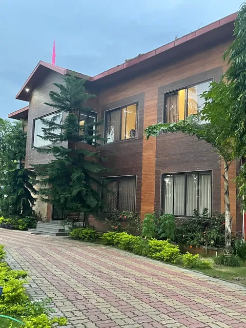 Saraswatipur Tea Resort