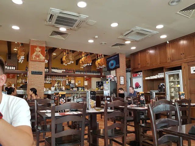 La Cueva de 1900 / Plaza Nueva