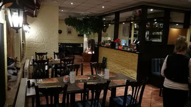 Schnitzelstube Zur Waldschenke