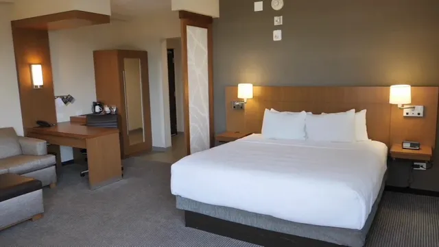 JB City Shopping Mall Apt @ R&F