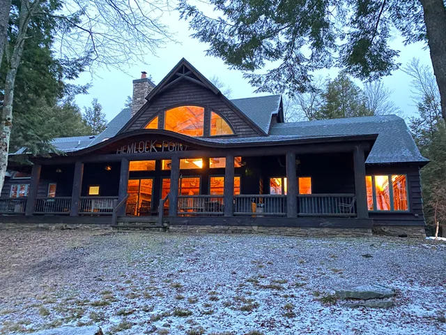Hemlock Point Lodge