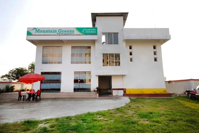 OYO 15636 Mountain Green