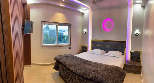 SHRI RADHEY KRISHNA HOME STAY