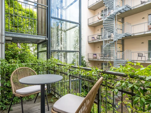 Schoenhouse City Street