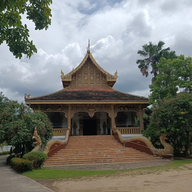 Wat Chiang Chom (Wat Chedi Plong)