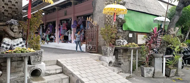Sukawati market 2