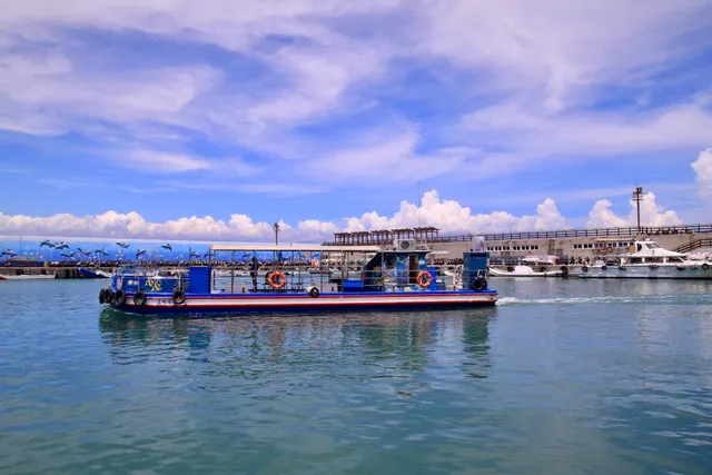 八福育樂有限公司小琉球觀光海底玻璃船/小琉球觀光船/海底玻璃船/小琉球觀光景點/半潛艇/水上活動/聯營處交通船