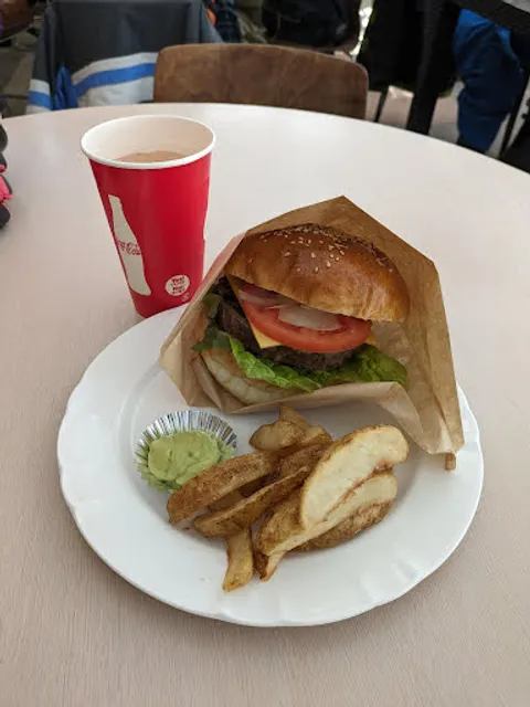 カフェラウンジ モンブラン