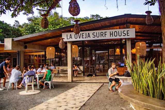 La Oveja Surf House